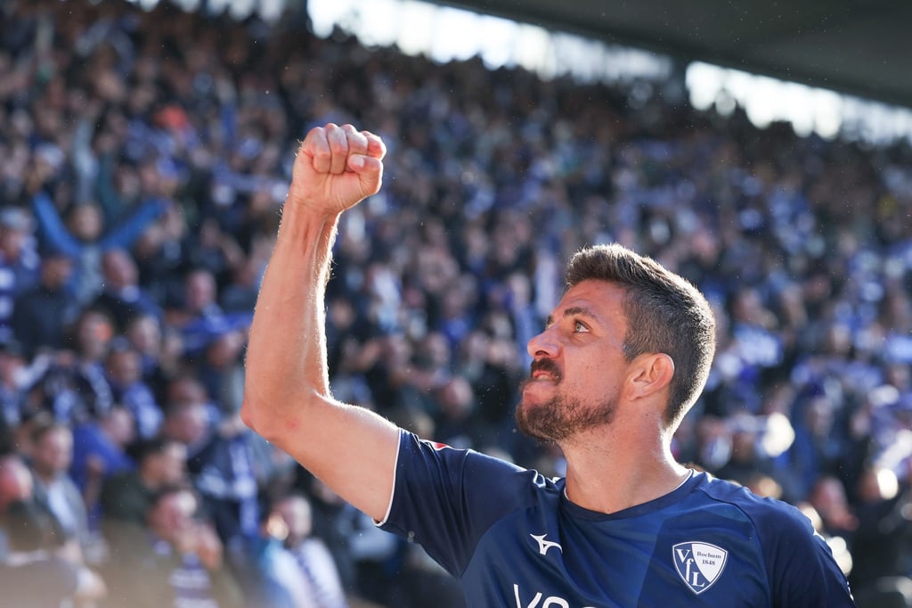 VfL Bochum verlängerte den Vertrag mit Anthony Losilla.