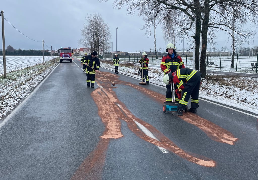 Zwischen Garitz und Trüben erstreckte sich eine Ölspur.