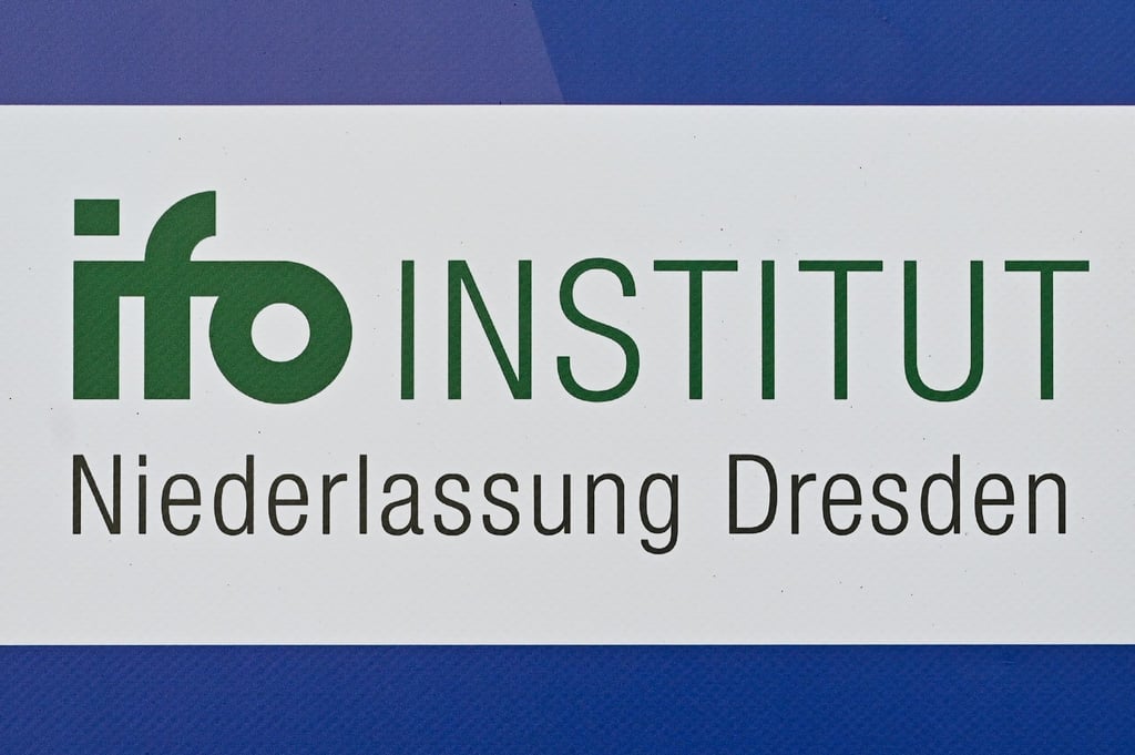 Das Logo vom ifo Institut für Wirtschaftsforschung e.V. Niederlassung Dresden.
