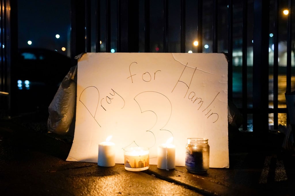 Damar Hamlin liegt auf der Intensivstation eines Krankenhauses in Cincinnati.