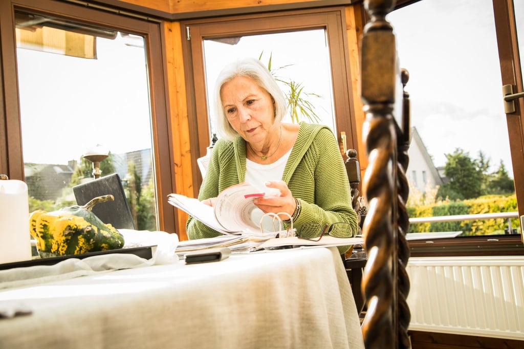 Lästiger Papierkram? Wer sich frühzeitig um Kontenklärung bei seinem Rententräger kümmert, hat notwendige Dokumente vielleicht eher griffbereit.