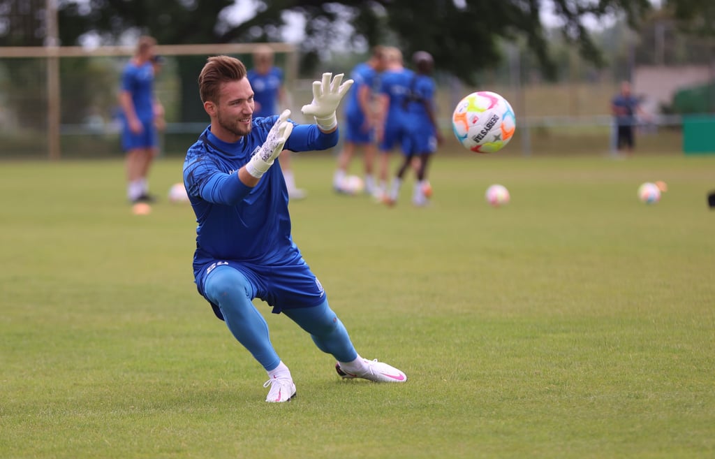 Mit der etatmäßigen Nummer zwei Tim Boss steht Trainer Christian Titz nun in Side ein vierter Torhüter zur Verfügung.