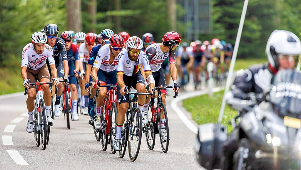 Ein Bild von der Deutschland Tour 2022 bei Loßburg: Stendal könnte 2023 Etappenziel des Radsportereignisses werden.