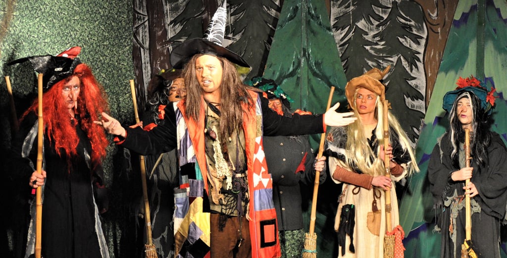 Ein letztes Mal bevölkerten die Hexen und ihr Hexenmeister die Genthiner Theaterbühne.