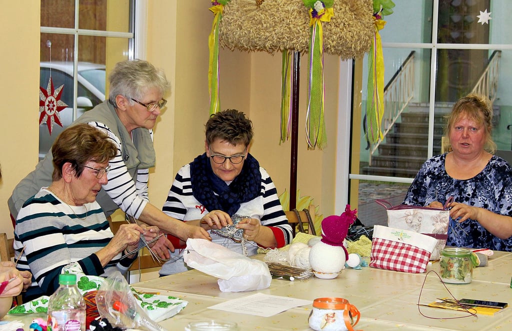 Mit dem Stricken geht das Veranstaltungsjahr im Nuthaer Kornmuseum wieder los.