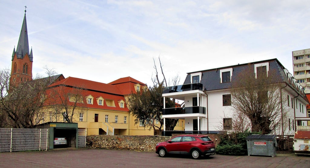 Das ehemalige Kloster neben der Katharinenkirche ist längst Wohnhaus, ebenso die alte Berufsschule. Nun ist ein Neubau dazu gekommen.
