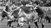 FCM-Legende Jürgen Sparwasser (m.) gegen Artur Ullrich (r.) beim FDGB-Pokalfinale 1978/79 gegen den BFC Dynamo.