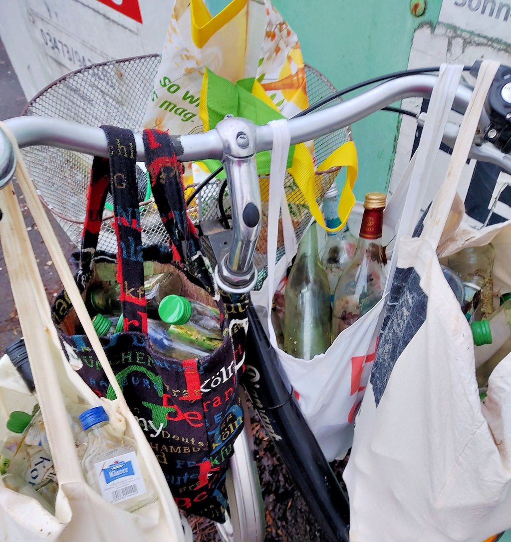 Auf ihren Streifzügen durch Staßfurt sammelt Bärbel Richter Unmengen an Müll. Alle paar Tage ist die 62-Jährige unterwegs.