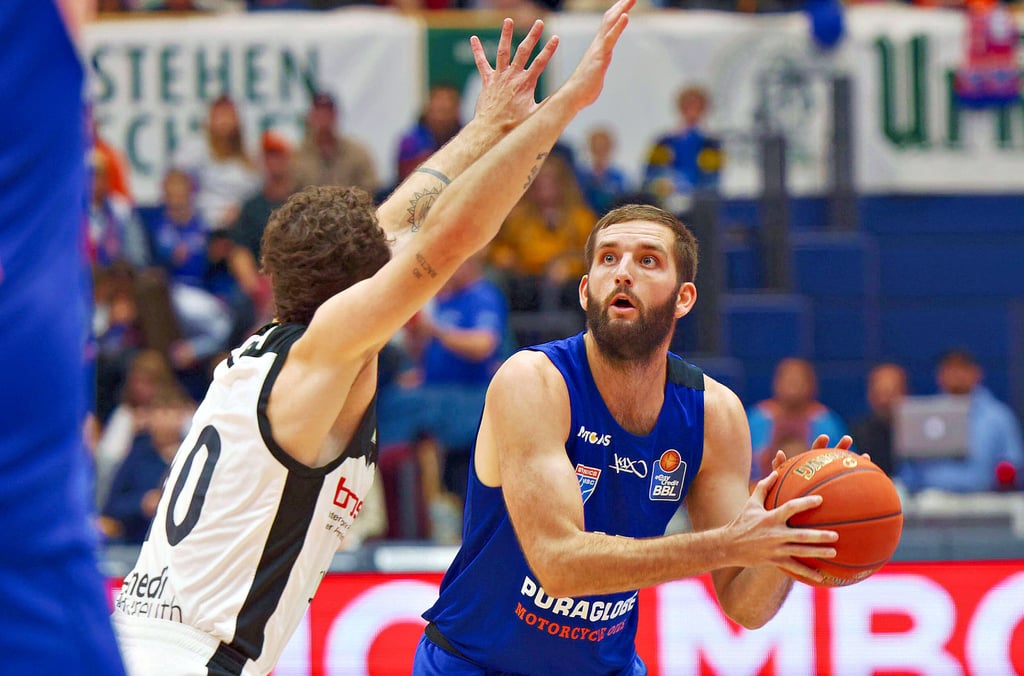 Mitchell Ballock (r.) soll unbedingt beim Syntainics MBC gehalten werden.