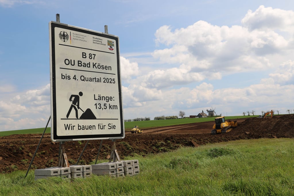 Eines der wichtigsten Straßenbauprojekte in diesem Jahr in Sachsen-Anhalt ist der bereits im vorigen Jahr begonnene Neubau der Ortsumfahrung von Bad Kösen (Burgenlandkreis).