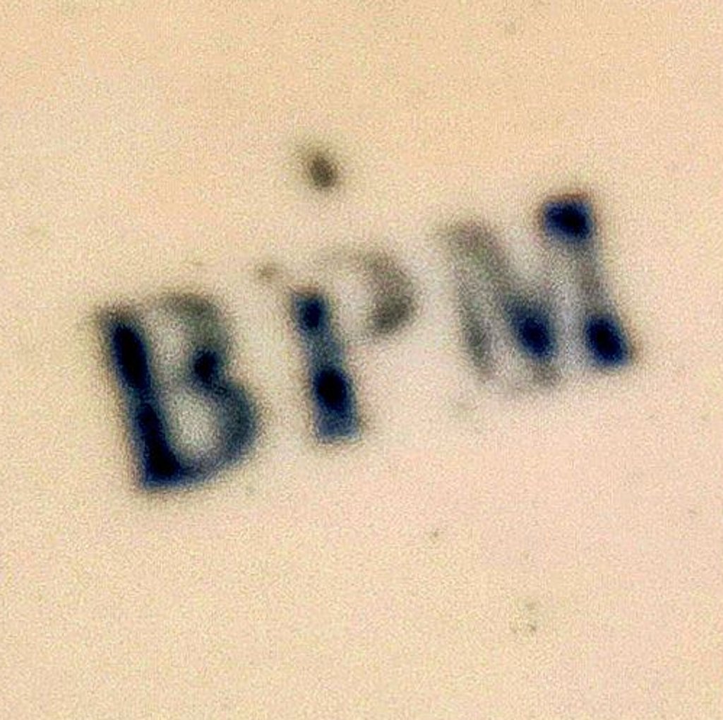 Auch ein Punkt über den Buchstaben wurde zeitweise genutzt.
