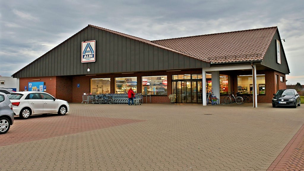 Aldi-Nord will den Zerbster Markt abreißen und durch einen Neubau ersetzen. Die Stadtverwaltung lehnt dies jedoch ab.