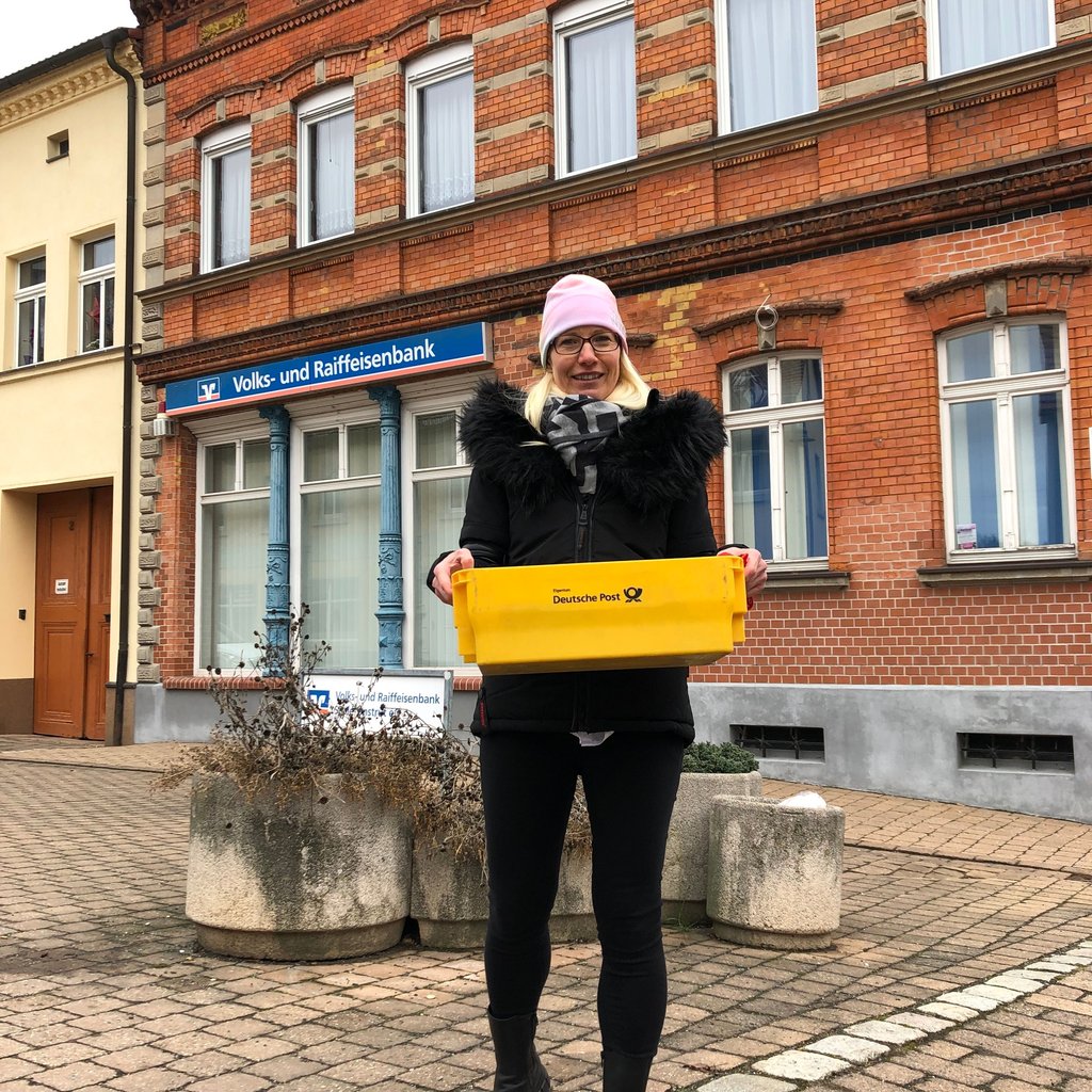 Anett Lange zieht mit ihrem "Glück auf Shop" in ehemalige Filiale der Volks- und Raiffeisenbank in Teuchern um.