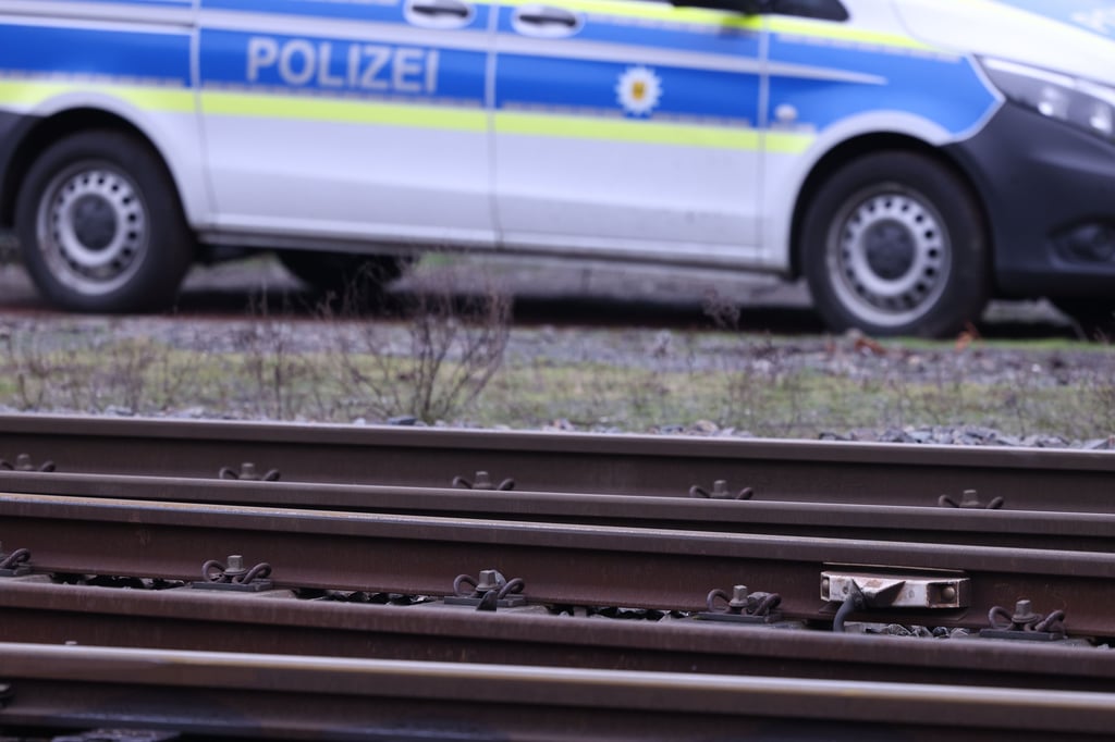 Auf Bahngleisen in der Nähe der Ortschaft Cheine ist es am Morgen des 7. Februar 2023 zu einem tödlichen Unfall gekommen.