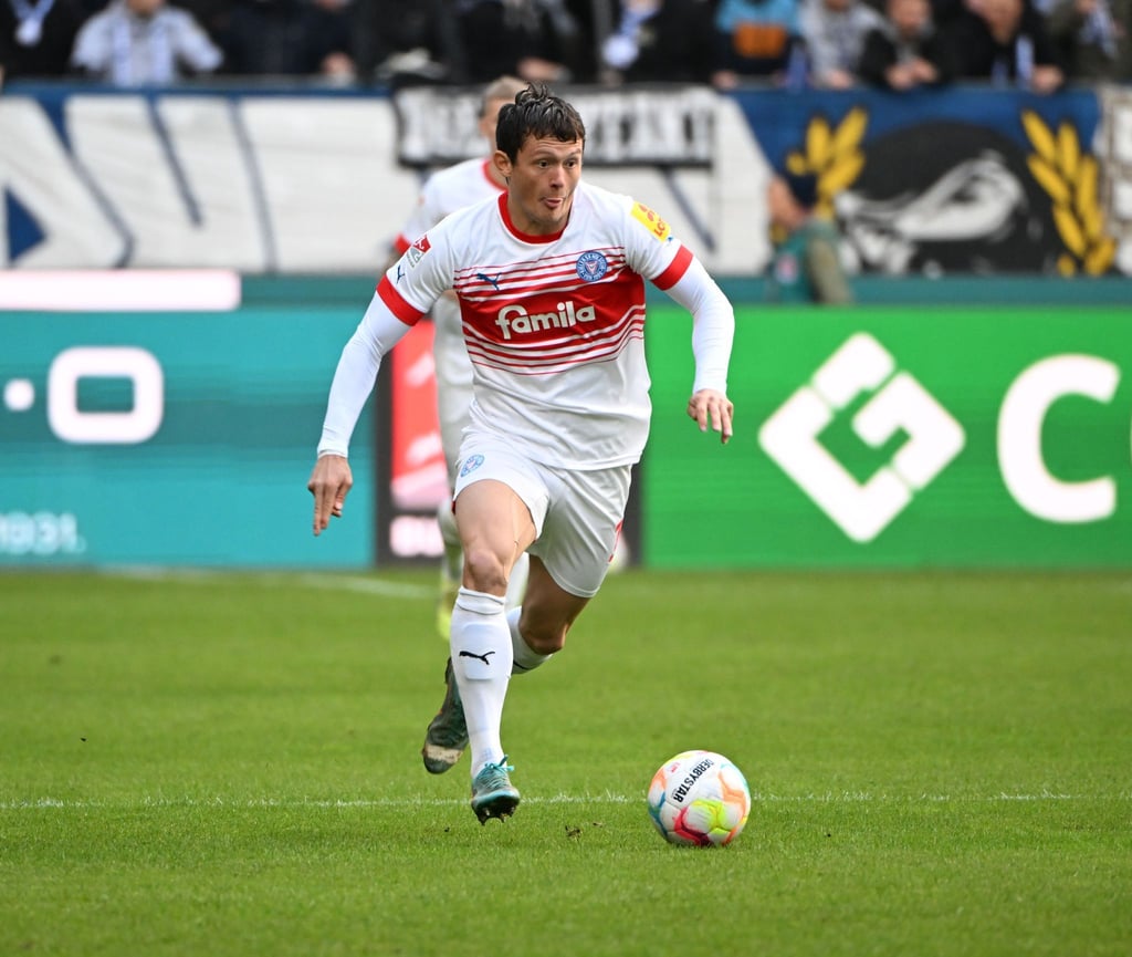 Der Kieler Fabian Reese hat bei Hertha BSC einen Vertrag bis 2026 unterschrieben.