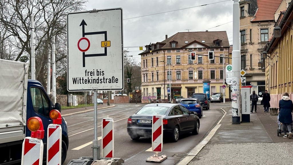 Die Beschilderung soll ergänzt werden, um Gastronomen und Händlern zu helfen, kündigte die Stadtverwaltung am Montag an.