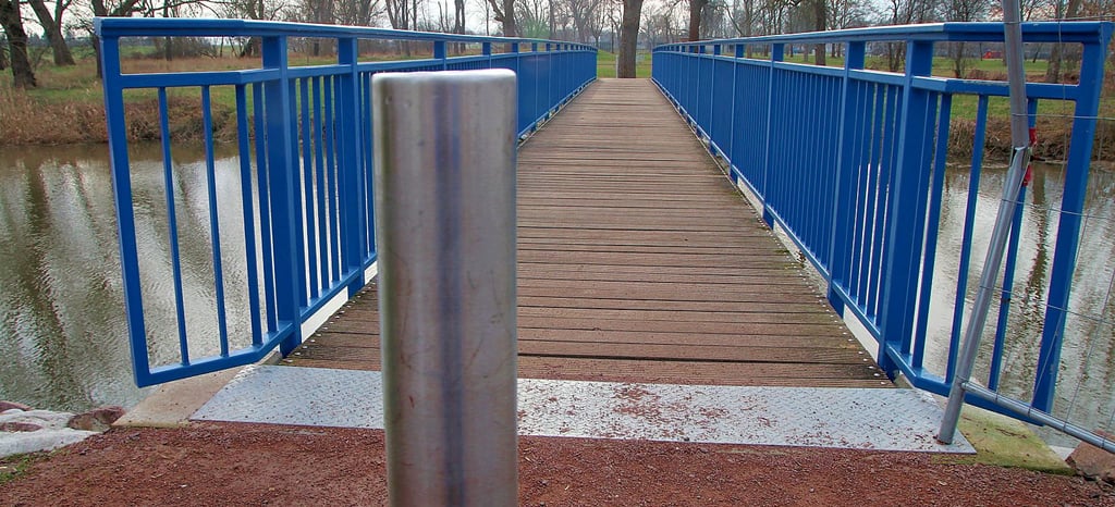 Von der sogenannten Silberbrücke aus sollen die Wege in die Grüne Lunge grundhaft ausgebaut werden. Viel Geld plant die Stadt dafür in diesem Jahr ein.