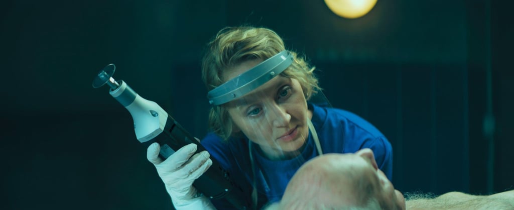 Bestatterin Blum (Anna Maria Mühe) in Folge 1 der Netflix-Thrillerserie „Totenfrau“.