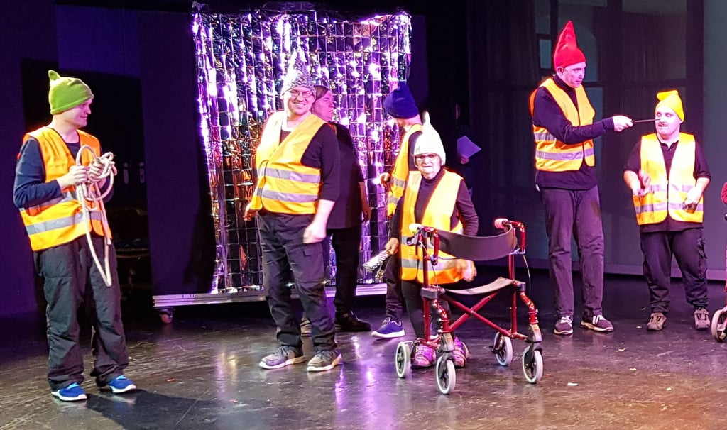 Die Theatergruppe „Pipers“ der Pfeifferschen Stiftungen bei den Proben für ihr neues Theaterstück „Spieglein an der Wand“.