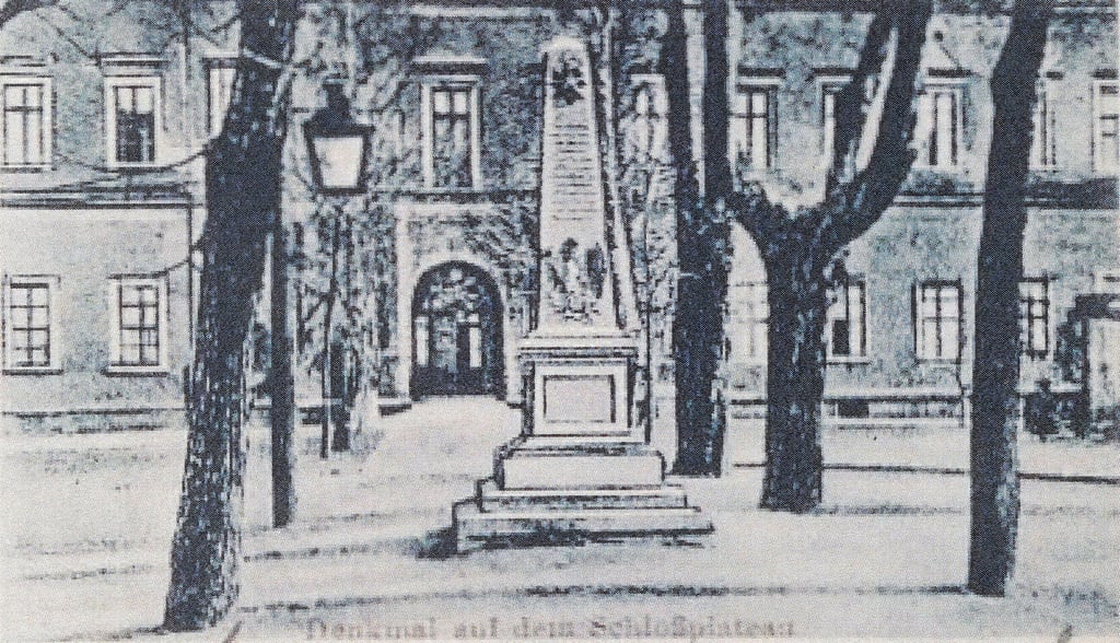 So sah das ehemalige Denkmal auf der Schlossterrasse aus.
