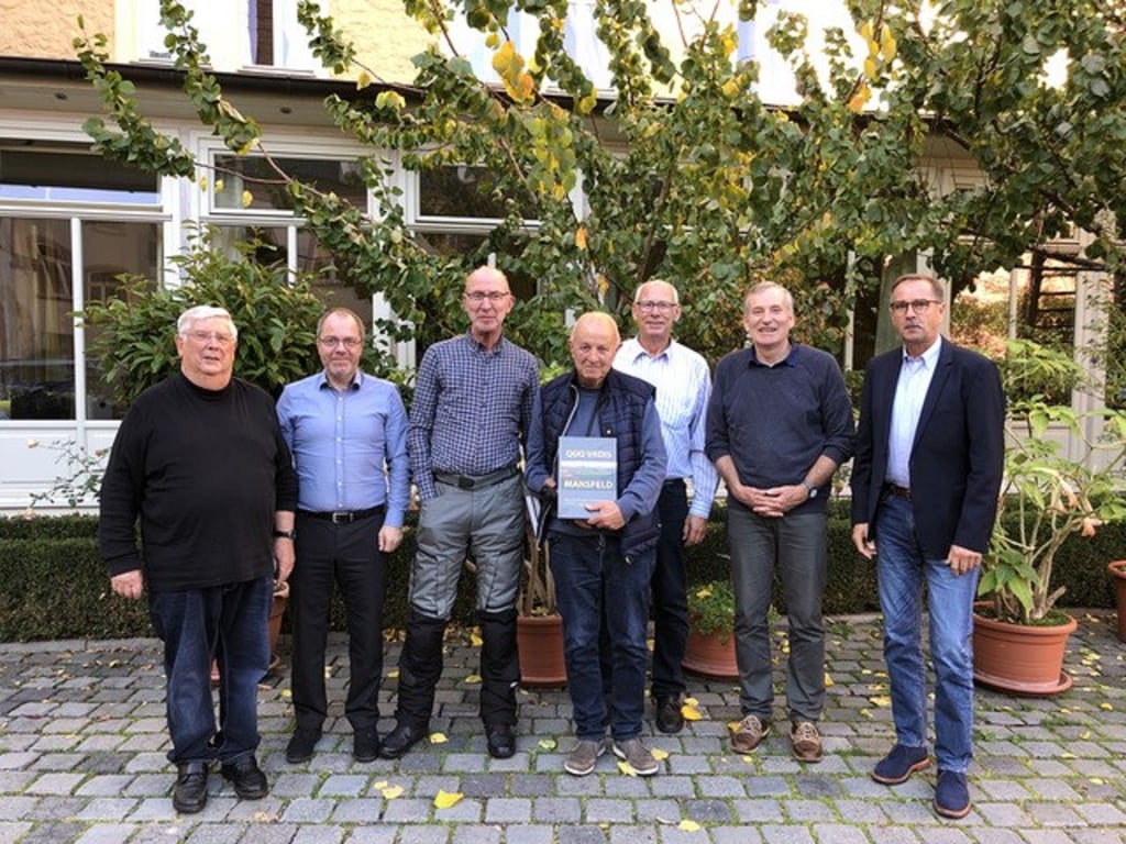 Die Autoren des Buches über den Bergbau in Mansfeld-Südharz: Horst Zobel, Stefan Kreisel, Gregor Borg, Lutz Koch, Matthias Hoffmann, Christoph Gauert und, Reinhard Marek (von links)