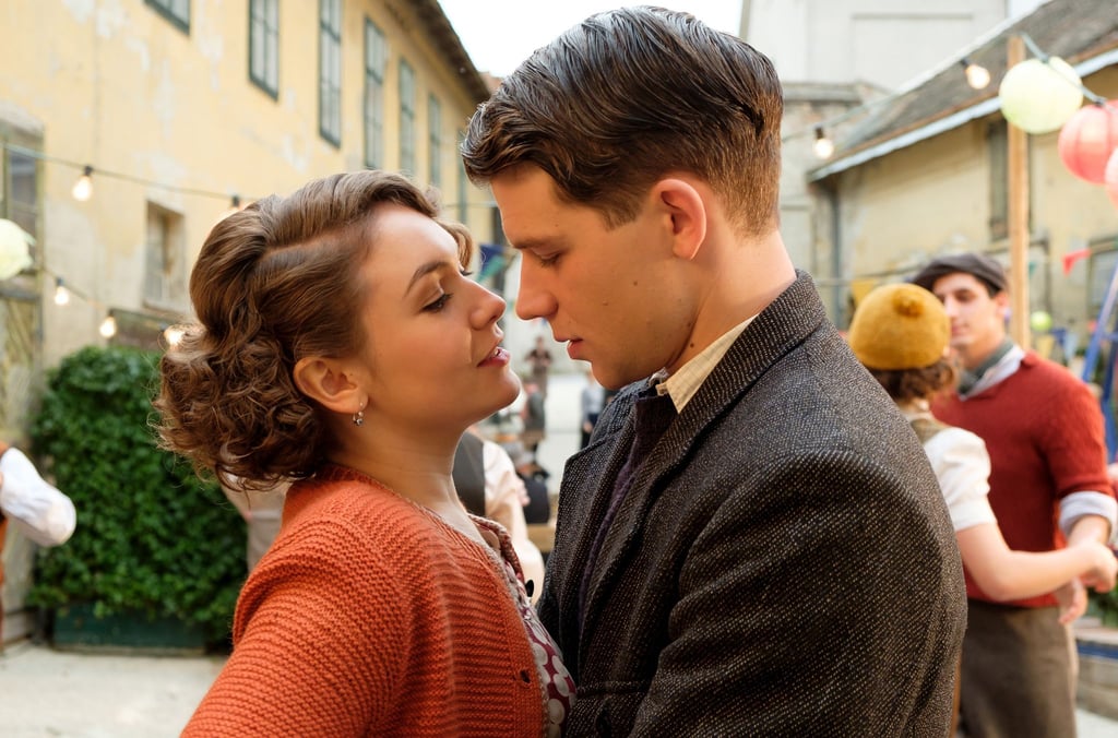 Der 17-jährige Franz Huchel (Simon Morze) verliebt sich in die Varietétänzerin Anezka (Emma Drogunova).
