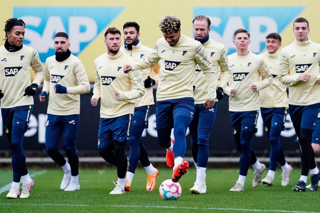 Hoffenheims Mannschaft beim Trainingsauftakt. Coach Breitenreiter konnte wegen eines grippalen Infekts nicht dabei sein.