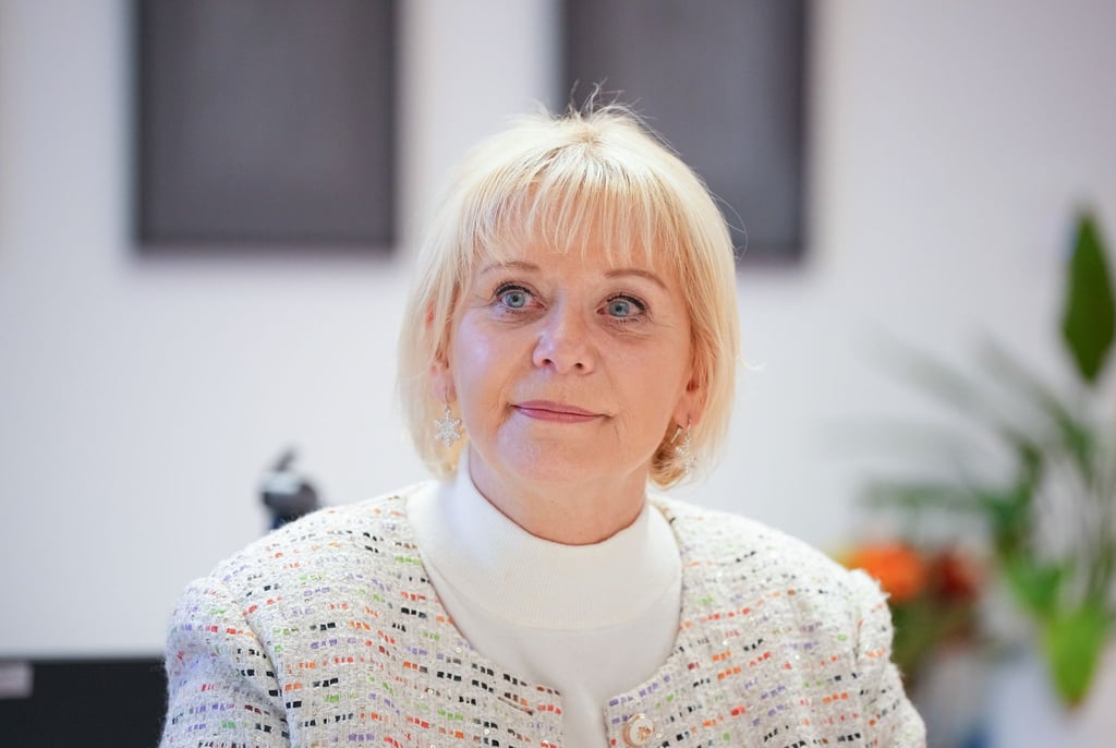 Ulrike Liedtke, Präsidentin des Brandenburger Landtages, lächelt.
