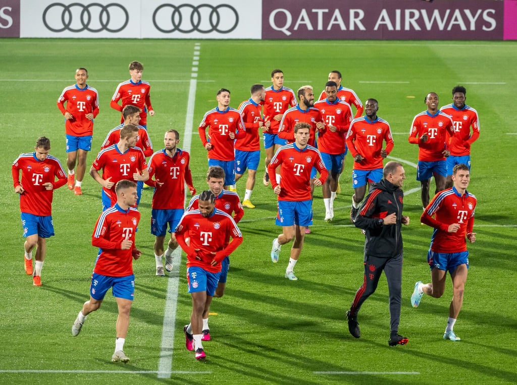 Die Bayern bereiten sich in Doha auf die zweite Hälfte der Saison vor.