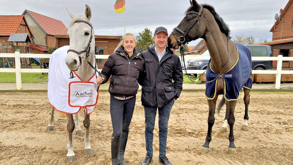 Charlotte Grave mit ihrer Stute Hella und André Schröder mit Allegro auf der Reitanlage Albrecht in Buch. Die Tangermünderin ist die beste Springreiterin in Hessen.