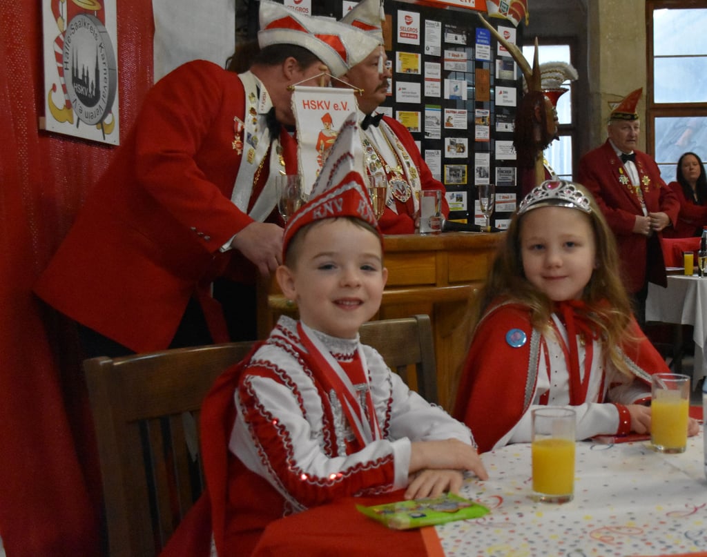 Auch das Meuschauer Kinderprinzenpaar Elly und Charlie, beide sechs Jahre alt, wird beim Rosenmontagsumzug dabei sein.