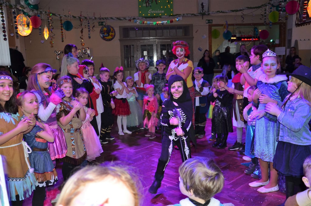 Der Kinderfasching in Steckby lockte wieder zahlreiche Nachwuchsjecken an.