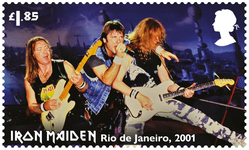 Royal Mail ehrt britische Musiker: Dave Murray, Bruce Dickinson und Janick Gers in Aktion.