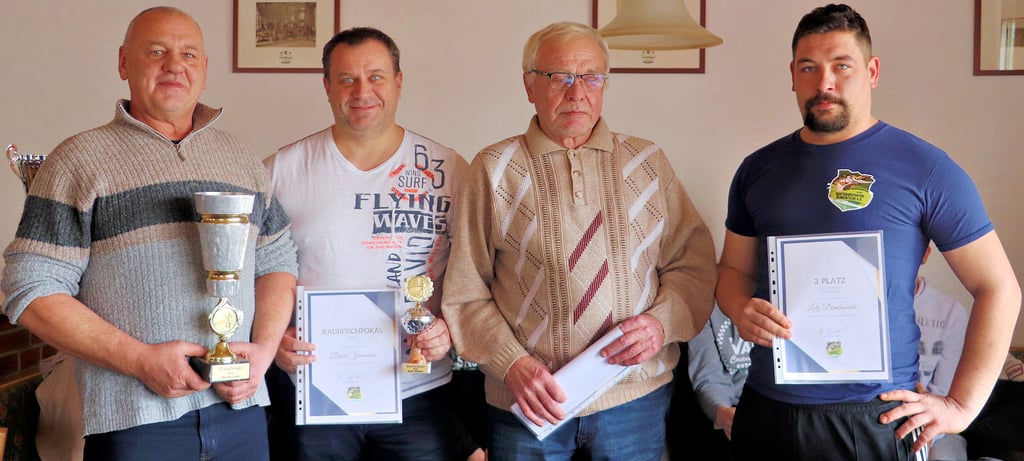 Die Besten aus vier Wertungsangeln : 1. Michael Grams, 2. Lutz Dombrowski, 3. Wolfgang Rübenhagen. Raubfischpokal: 1. Daniel Jünemann.