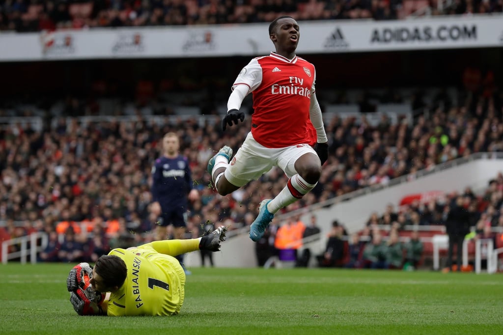 Edward Nketiah (r) traf zweimal beim Arsenal-Sieg bei Oxford United.