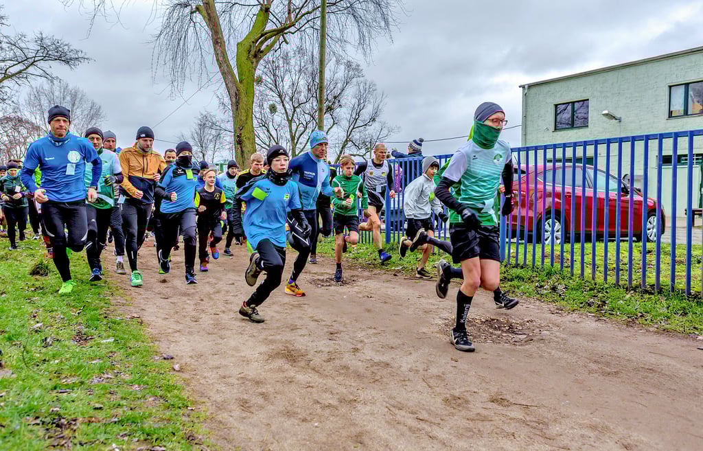166 Läufer sind am Start der 44. Auflage vom Wintercross im Piesteritzer Volkspark dabei.