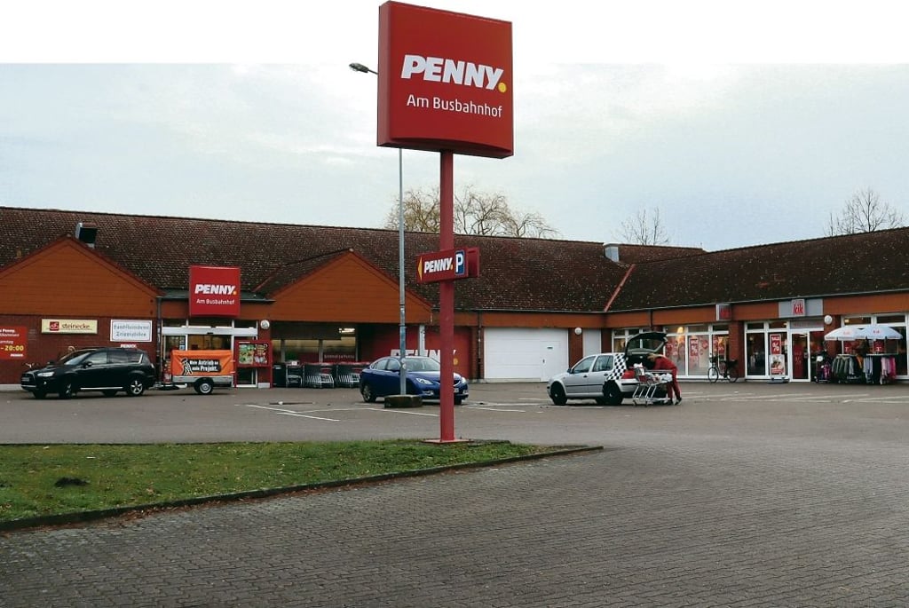 Der Penny-Markt am Busbahnhof soll abgerissen und mit größerer Verkaufsfläche neu gebaut werden.