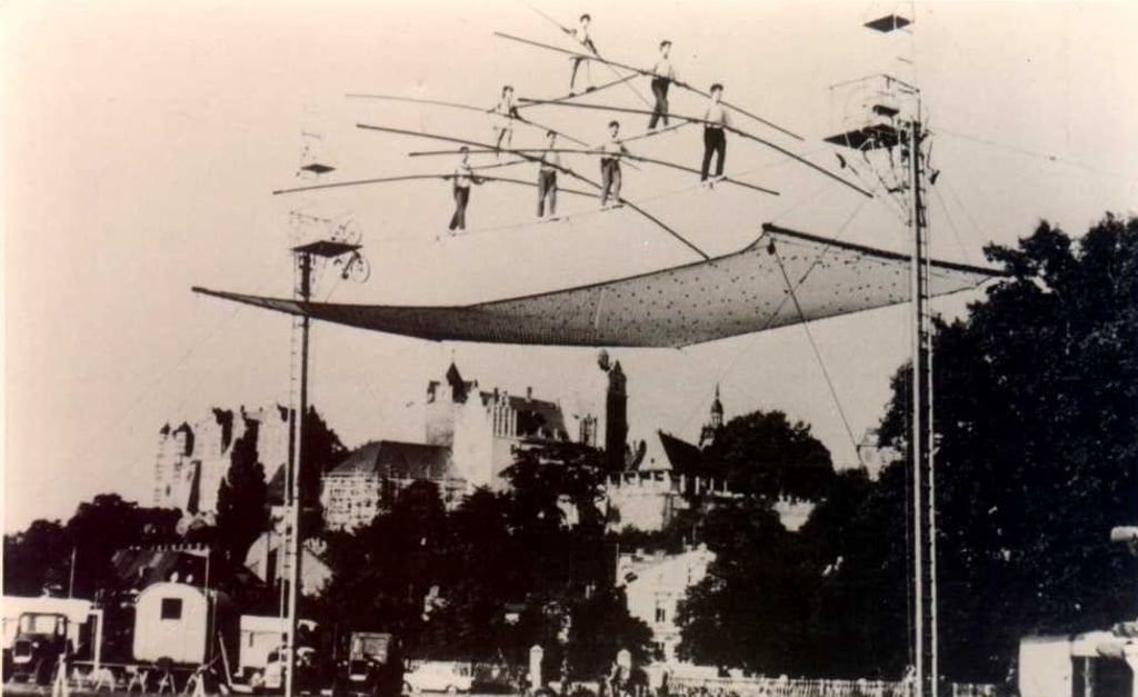 Die Geschwister Weisheit begeistern 1953 mit ihrem Auftritt auf der Töpferwiese in Bernburg.