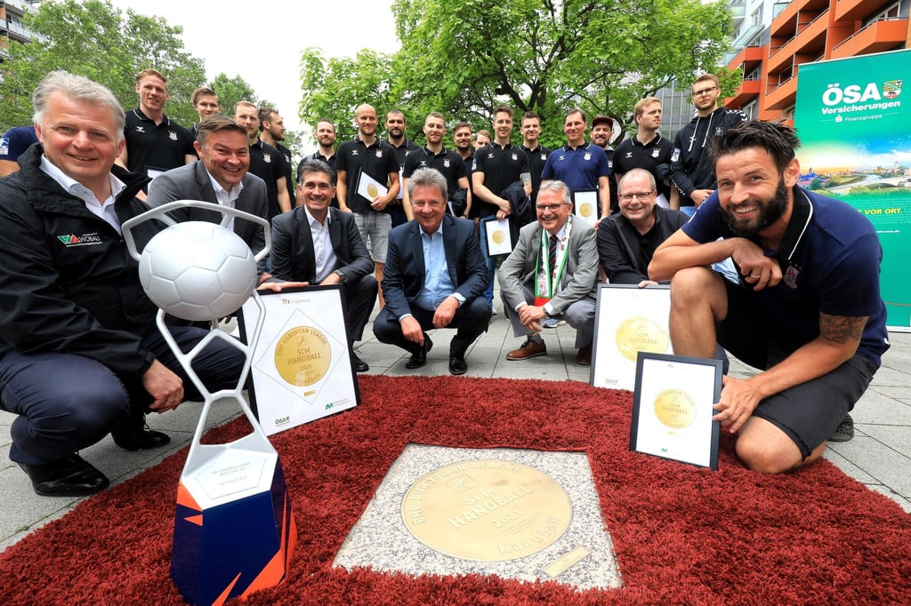 Die Handballer des SCM erhalten zum zweiten Mal nach 2021 eine Granit-Bronze-Plastik auf dem „Sports Walk of Fame“.