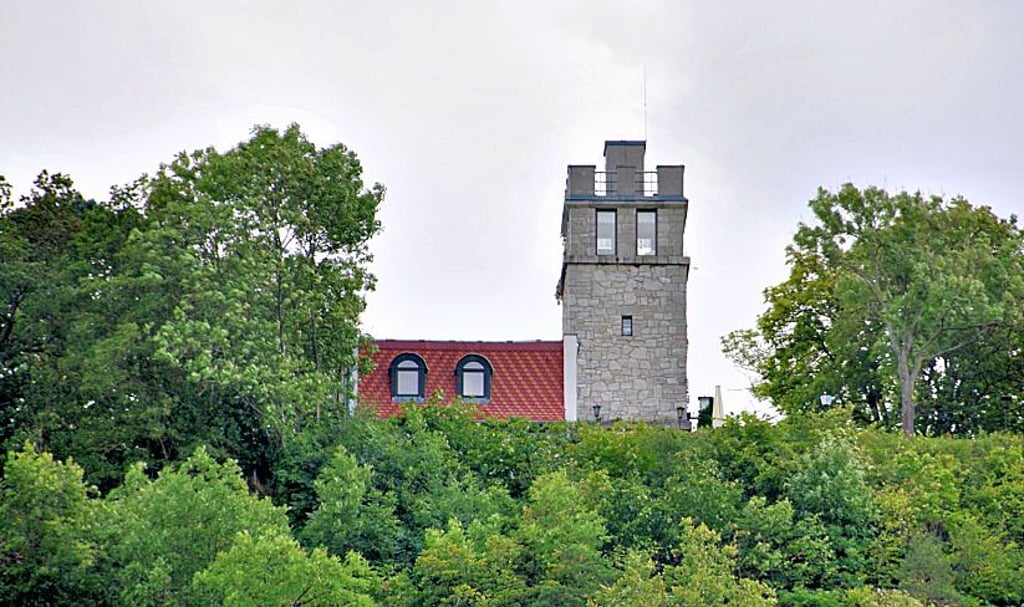 Langjähriges Naumburger Ausflugslokal: der Bismarckturm