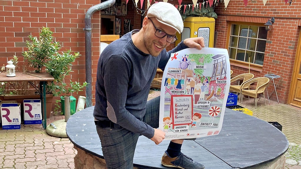Hofft auf viele Gäste zur ersten Kaulenberg-Kirmes: Volksbühnen-Chef Jonas Schütte, Schauspieler und Theater-Leiter