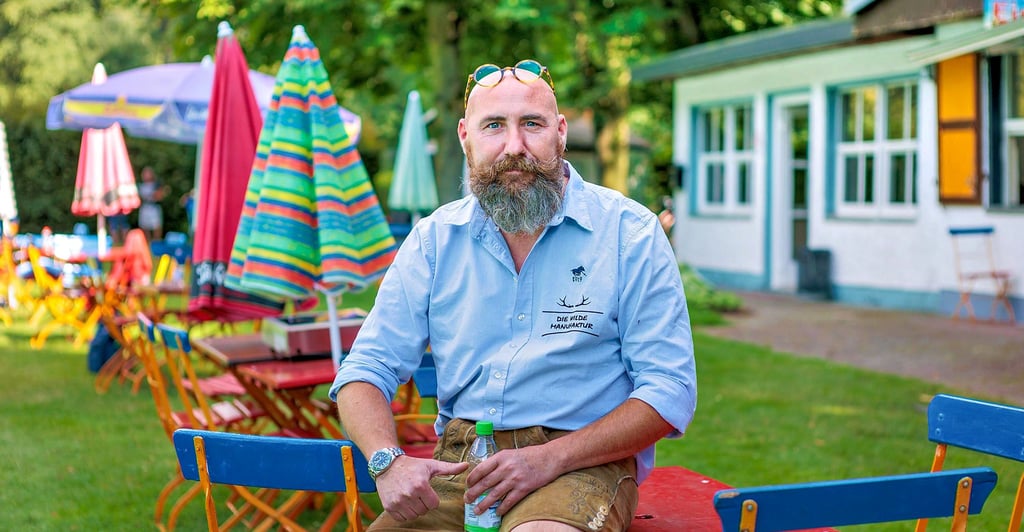 Matthias Helmig übernimmt die Versorgung im Waldbad Kayna. Am Samstag gibt es eine Beachparty.