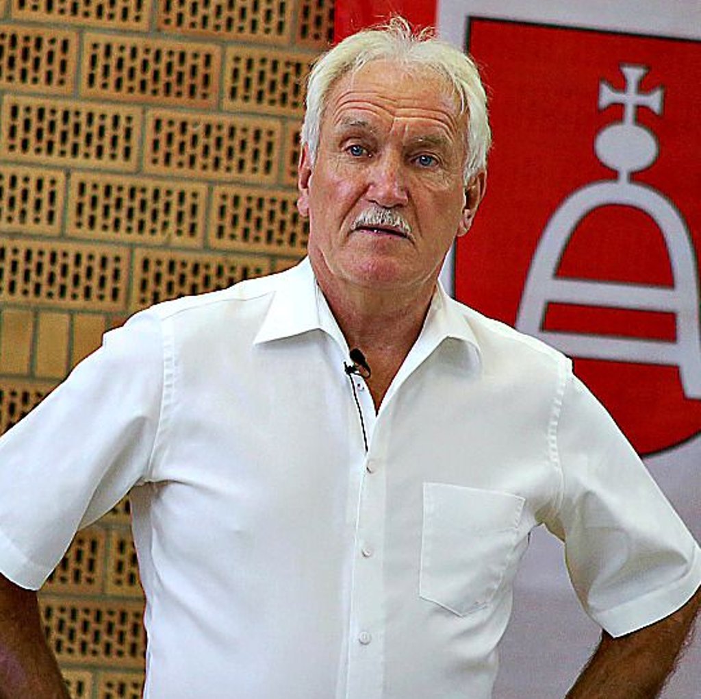 Freisbachs Bürgermeister Peter Gauweiler (parteilos) schmeißt hin.
