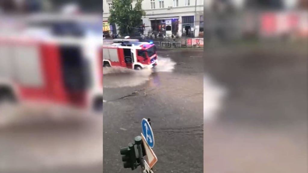 Das Wetter kann sich von völlig verschiedenen Seiten zeigen - Das zeigen Videoaufnahmen aus dem vergangenen Jahren in Sachsen-Anhalt nur zu gut.