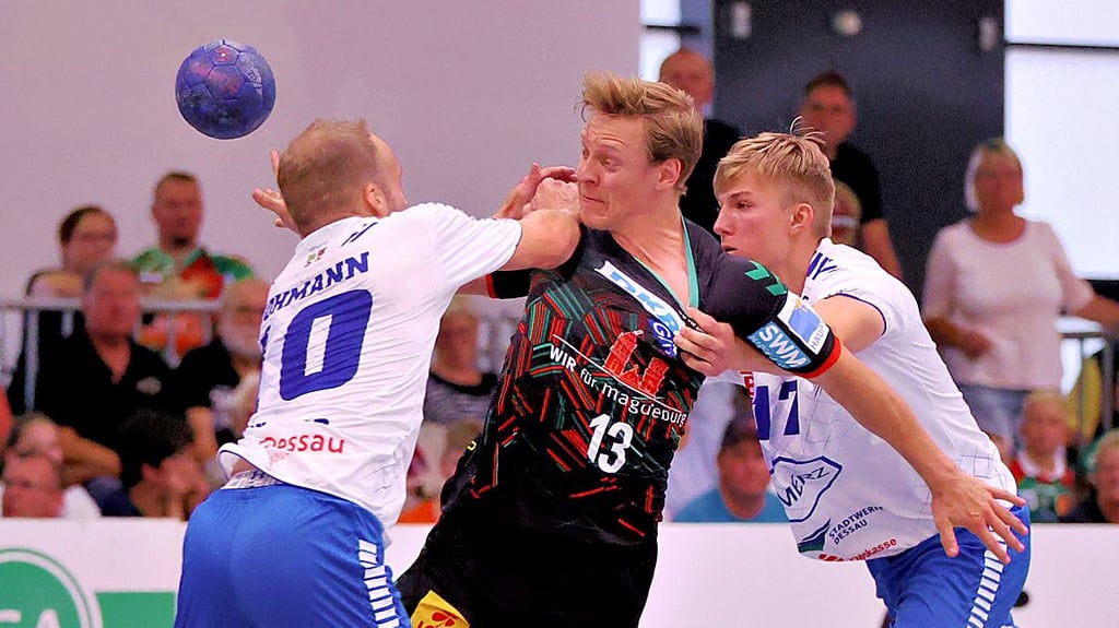 Janus Smarason – hier gegen den Dessau-Roßlauer HV – wird mit dem SCM beim So-Tech-Cup auf große Gegenwehr treffen.