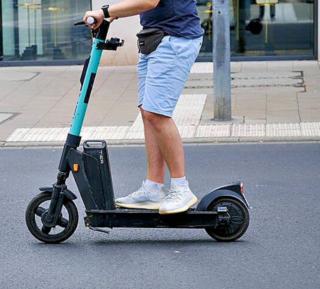 Die E-Scooter kommen nach Dessau-Roßlau. Der Münchener E-Scooter-Verleiher „Zeus“ will weiterhin in Dessau expandieren.
