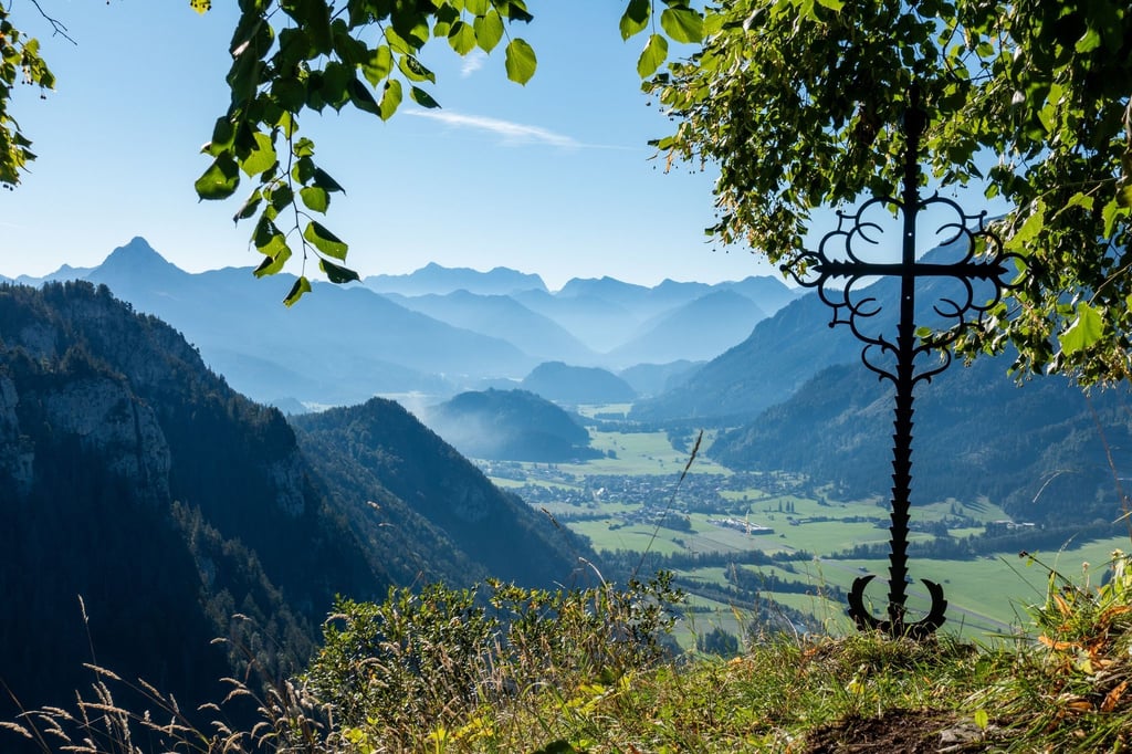 Ausblick vom Falkenstein ins Tal.