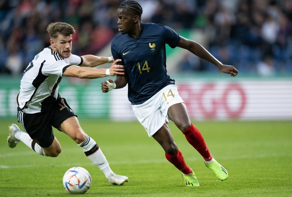 Frankreichs Castello Lukeba wechselt zu RB Leipzig.