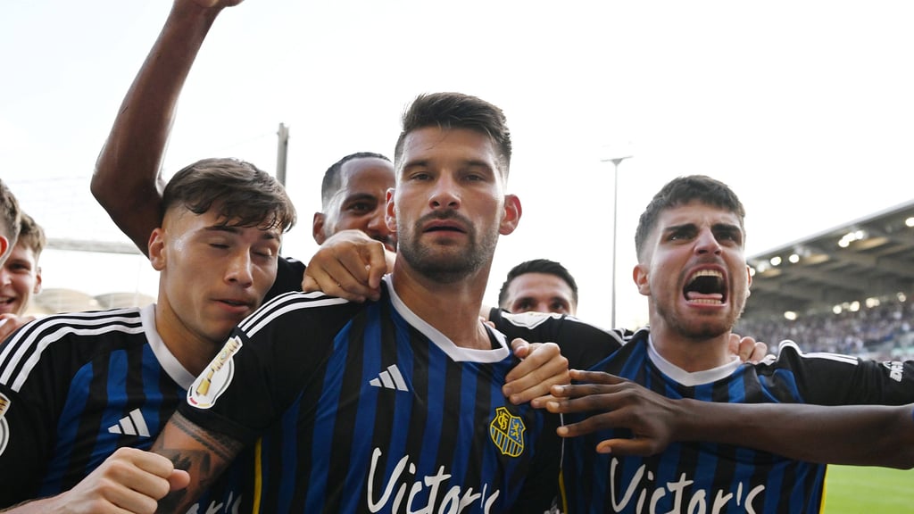 Ex-FCM-Spieler Kai Brünker wurde zum gefeierten Pokalhelden: Er schoss das Siegtor in der Nachspielzeit gegen den Karlsruher FC in der ersten Runde des DFB-Pokal.