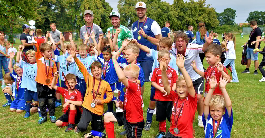 Die jüngsten Teilnehmer der Sportwoche hatten am Sonnabend ihren großen Auftritt beim G-Jugend-Turnier. Platz drei belegte die JSG Ohre Spetze, auf den zweiten Platz kamen die Oebisfelder, und Sieger wurde das Team des VFB Fallersleben.